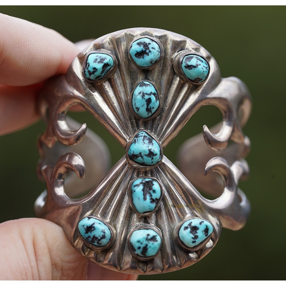 Old Pawn Navajo Native Indian Sterling Silver Turqiouse Sandcast Cuff Bracelet